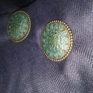 Gorgeous vintage ellen designs clip on earrings